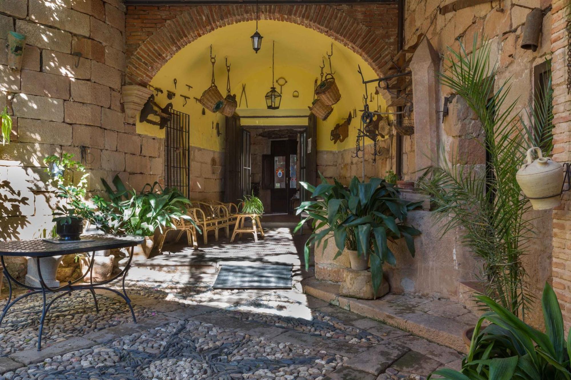 Hotel Palacio Guzmanes Baños de la Encina Exteriér fotografie